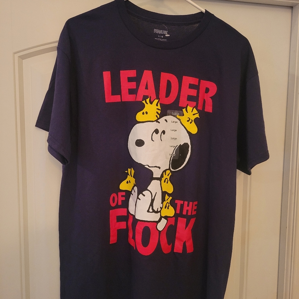 Peanuts Snoopy "Leader of the Flock" Graphic T-Shirt Large